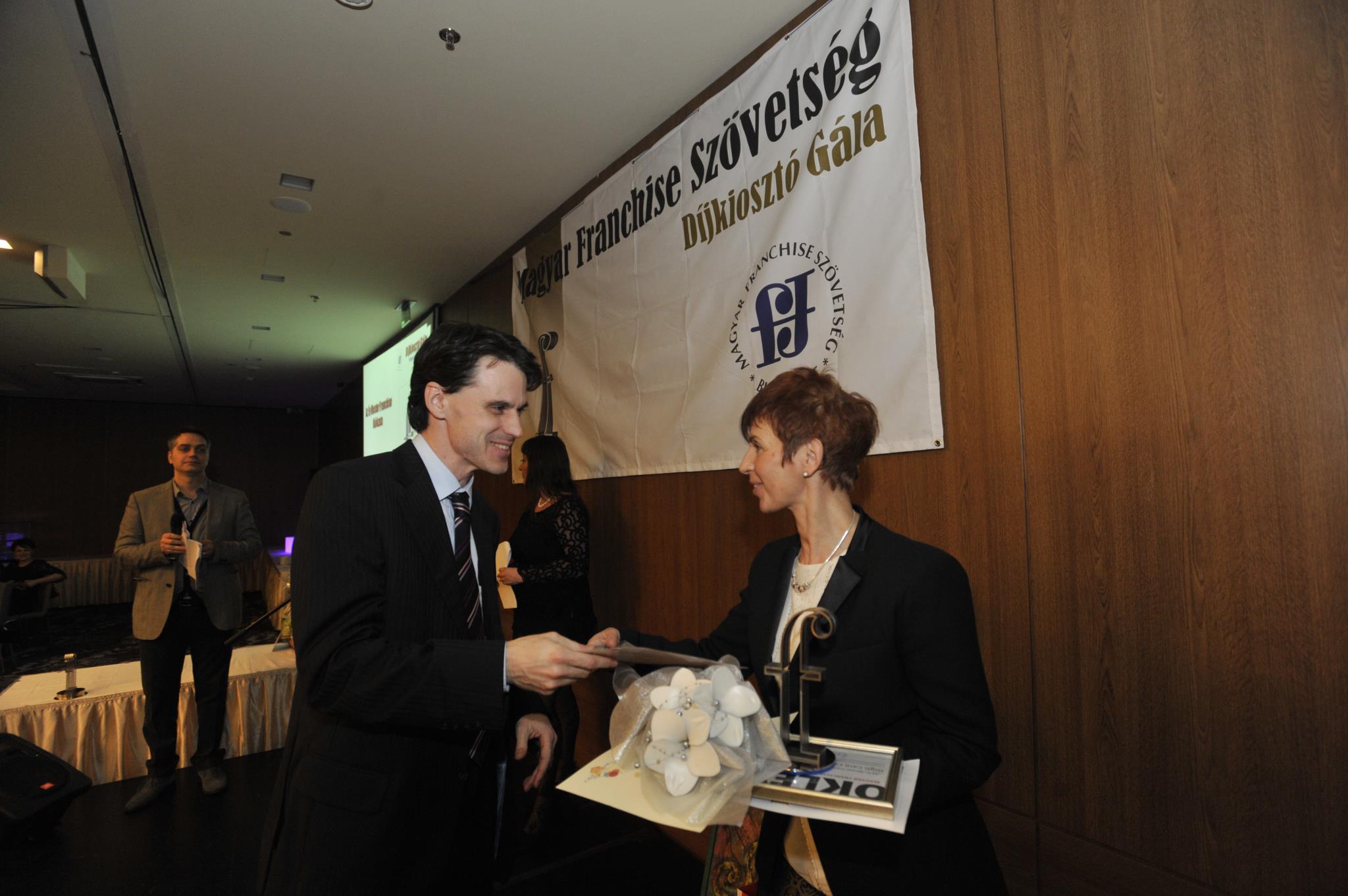 Magyar Franchise Szövetség Díjkiosztó Gála 2013. Lavotha Ildikó (High-Care) és Szilágyi Balázs (Honlapra Fel!) Magyar Franchise Szövetség Díjkiosztó Gála 2013. Lavotha Ildikó (High-Care) és Szilágyi Balázs (Honlapra Fel!)